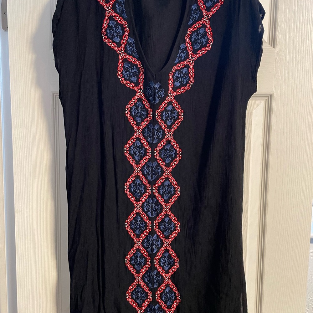 Sundance EUC Black Short-Sleeve Top with Red and Blue Embroidery